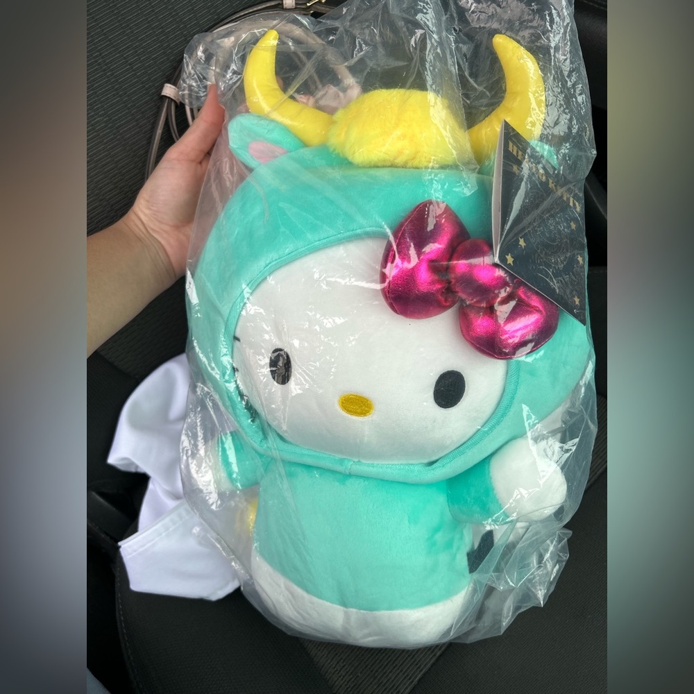 Hello kitty Taurus